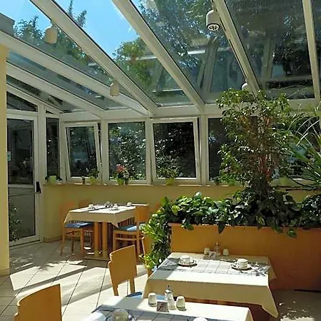 Central Hotel Eschborn Hotell 3*