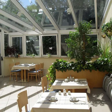 Central Hotel Eschborn Szálloda 3*